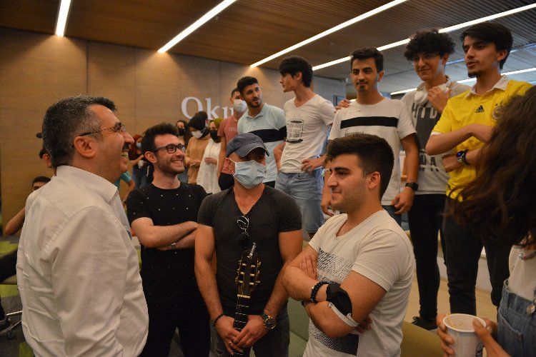 Bursa Yıldırım’da kütüphaneye uyku yok