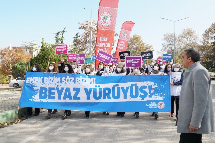 Bursa’da ‘beyaz’ yürüyüş!