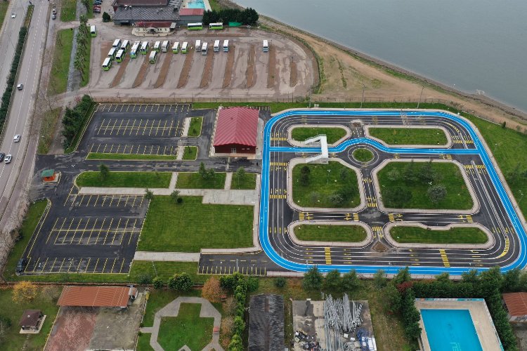 Kocaeli’nde çocuklar trafiği parklarda öğreniyor