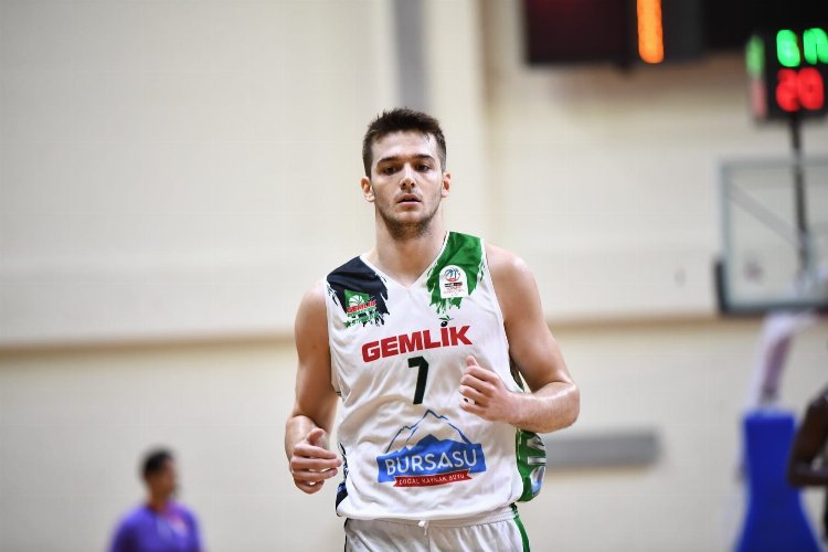 Akran Gemlik Basketbol oyuncusu Batın Tuna sakatlandı