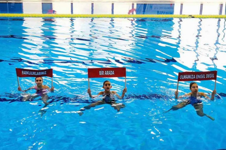 Eskişehir’de engelsiz yüzmenin keyfini yaşadılar