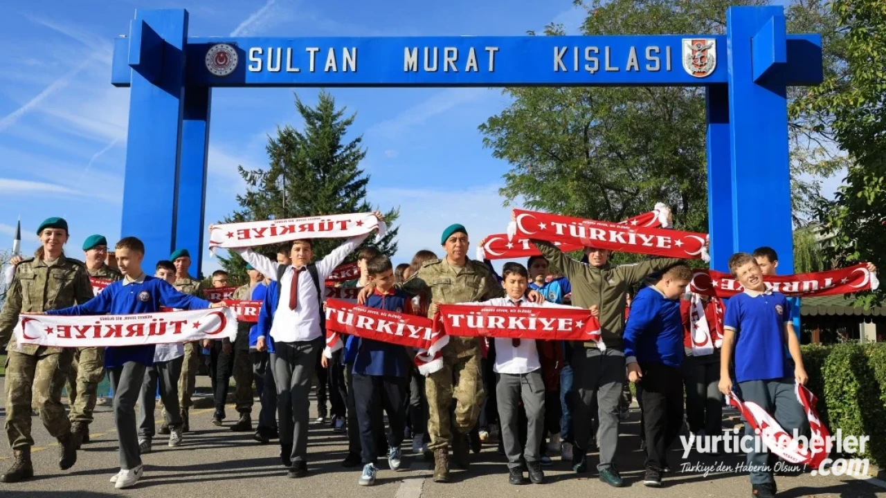 Kosova Türk Temsil Heyeti Prizrenli Türkçe Eğitim Gören Öğrencileri Sultan Murat Kışlasında Ağırladı - Detay Görsel 3
