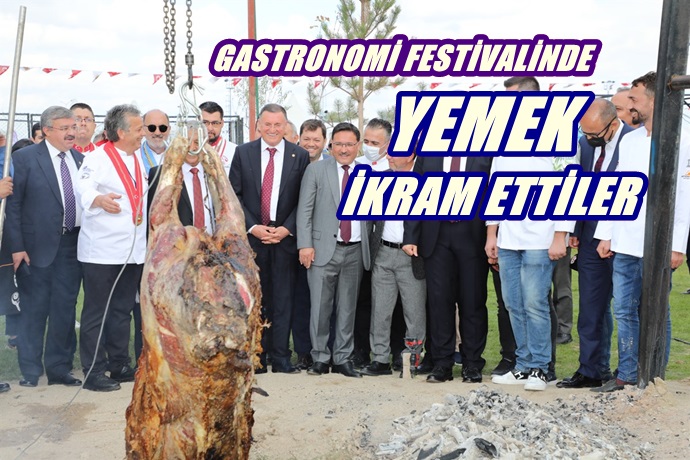 GASTRO AFYON KAPILARINI ZİYAFETLE AÇTI.