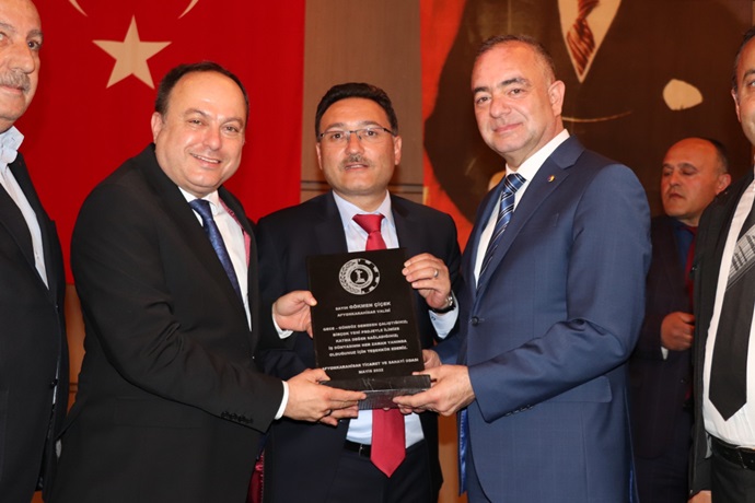 AFYON ÇALIŞKAN VALİSİNİ KAYSERİ’YE KAPTIRDI. 