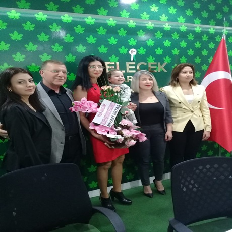 GELECEK PARTİSİ ANNELER GÜNÜNÜ KUTLADI
