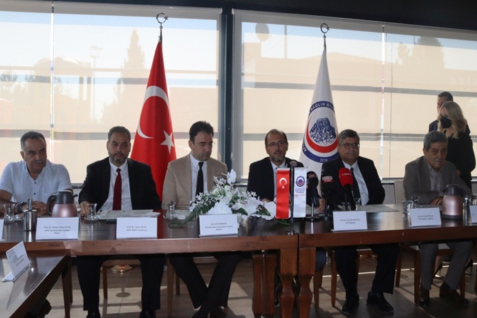 AFSÜ REKTÖRÜ Prof. Dr. NURULLAH OKUMUŞ Basın Mensupları ile Bir Araya Geldi