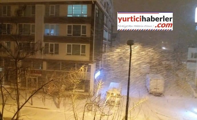 AFYON’DA KAR YAĞIŞI ETKİLİ OLUYOR