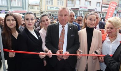 HAKAN ŞEREF OLGUN İYİ PARTİ SULTANDAĞI KOORDİNASYON MERKEZİNİ AÇTI.