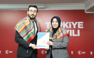 AFYON’DA AK PARTİ’YE YOĞUN İLGİ VAR 