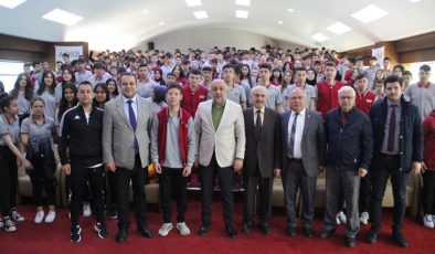 AFYONUN SPOR DOSTU LİSESİ BAŞARILARA KOŞUYOR