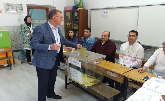 NİYAZİ ERTAŞ OYUNU KULLANDI