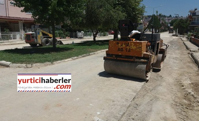 KUŞADASI BELEDİYESİ YAZ ORTASINDA TAŞ DÖŞEMESİ YAPIYOR.