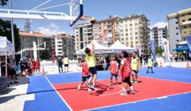 AFYON’DA 3X3 BASKETBOL TURNUVASI DÜZENLENDİ.
