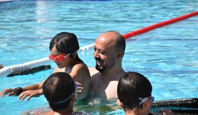 AFYON DAZKIRI BELEDİYE BAŞKANI DAZKIRI’YA DENİZ GETİRDİ 