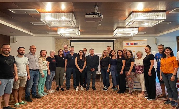 ALTIN BİLEZİĞİMLE ONURLUYUM, GELECEĞİME GÜVENLE BAKIYORUM