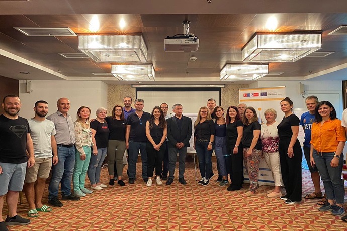 ALTIN BİLEZİĞİMLE ONURLUYUM, GELECEĞİME GÜVENLE BAKIYORUM