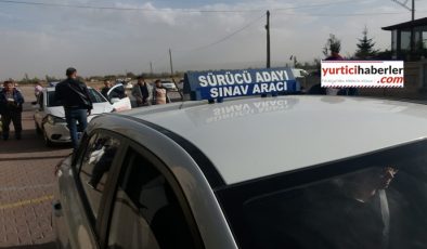 EHLİYET İÇİN DİREKSİYON SINAVINA GİRDİLER