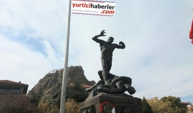 UTKU ANITINDA ANITKABİRDEKİ GİBİ NÖBET DEĞİŞİMİ YAPILSIN