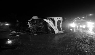 AFYONDA TRAFİK KAZASI 19 YARALI VAR