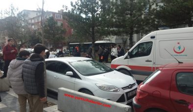 OKUL ÖNÜNDE ÖĞRENCİYE ARABA ÇARPTI