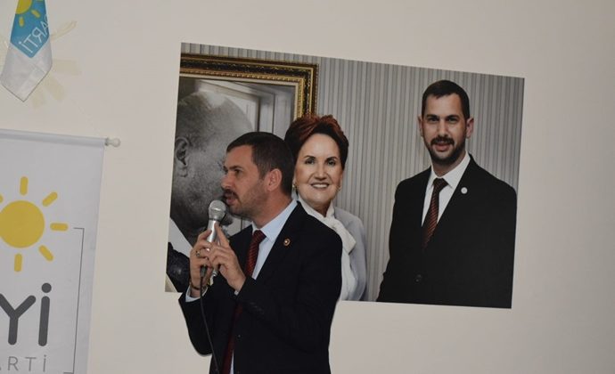 İYİ PARTİ ADAYI ALPER YAĞCI MAHALLE TEMSİLCİLERİYLE BULUŞTU