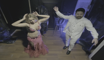 ÇEKİN YENER KLİBİNDE DANSÖZ OYNATTI