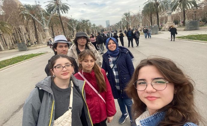 AFYON LİSESİ BARSELONA’YA GİTTİ