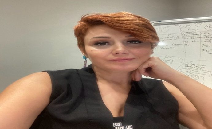DOKTOR ”PAVYON HAYATINI ANLATAN KİTAP” YAZDI.