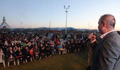 AK PARTİ GENÇLİK BULUŞMASINDA PROJELERİNİ İNGİLİZCE ANLATTI