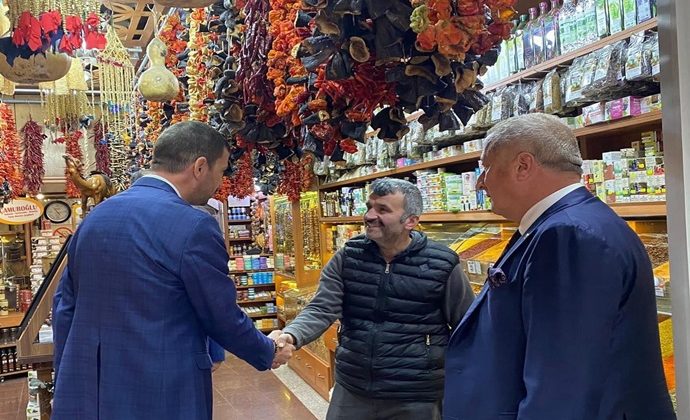 İYİ PARTİ HEYETİ AFYONKARAHİSAR ESNAFI İLE BULUŞTU
