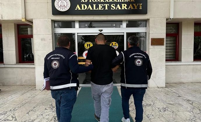 GÖÇMEN KAÇAKÇILIĞI YAPAN ŞAHIS HAPSİ BOYLADI.
