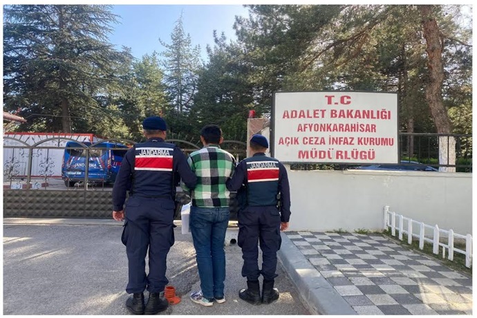 JANDARMA HAPİS CEZASI OLAN ŞAHSI YAKALADI