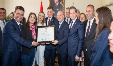 BAŞKAN MAZBATASINI ALDI; GÖREVİNE BAŞLADI