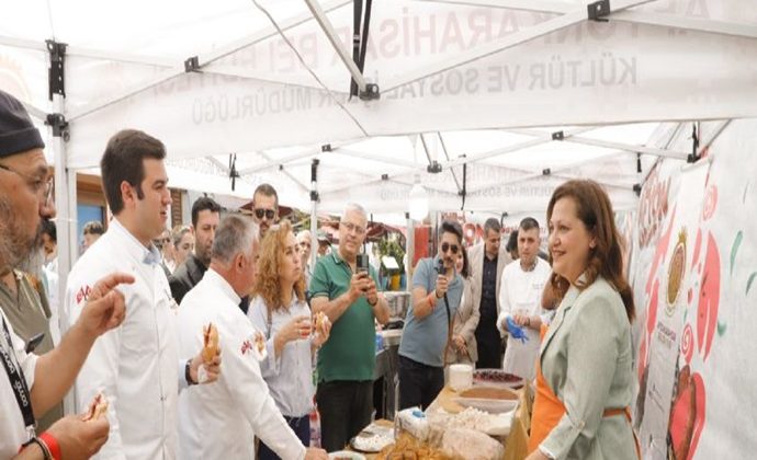 BAŞKAN BURCU KÖKSAL BODRUM’DA GASTRO AFYON RÜZGARI ESTİRDİ .