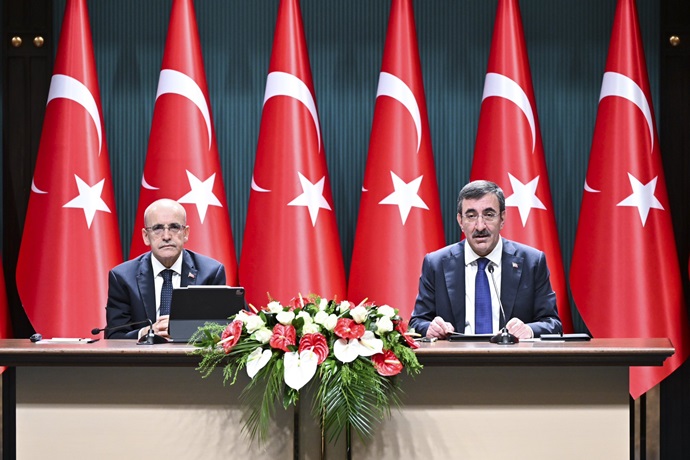 ŞANLIURFALI GAZETECİ AHMET ARIKAN TASARRUF TEDBİRLERİNE TEPKİ GÖSTERDİ