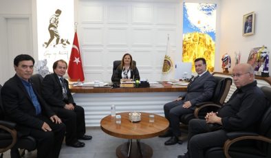 MÜZİSYENLER BAŞKAN KÖKSAL’I ZİYARET ETTİ. 