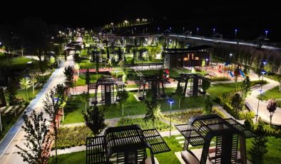 AKSARAY MODERN SOSYAL TESİSLERLE GECE IŞIL IŞIL