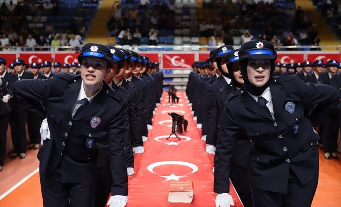 AKSARAY’DA 280 KADIN POLİS ADAYI MEZUN OLDU