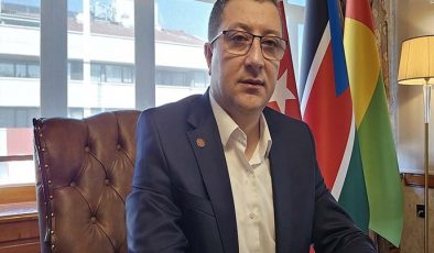 OSMAN GENÇ ZAFER BAYRAMI MESAJI YAYIMLADI
