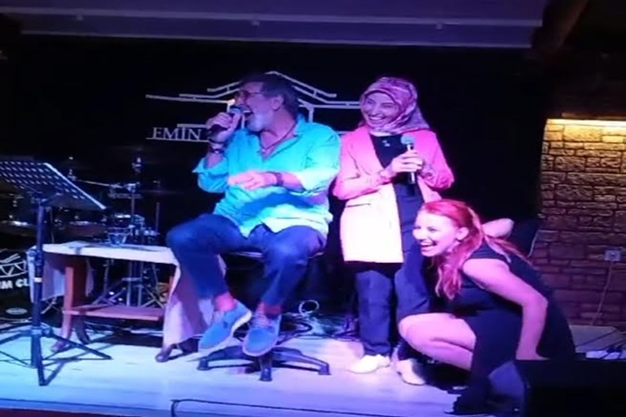 CEM ÖZER VE KIVILCIM KALAY GÜLDÜRDÜ