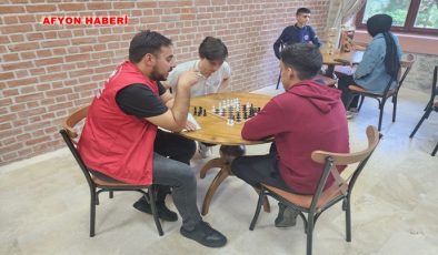 GENÇ OFİSTE SANAT VE ZEKA DOLU ETKİNLİKLER