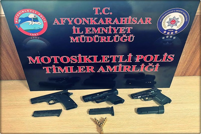 AFYON EMNİYETİ SİLAH VE UYUŞTURUCU YAKALADI