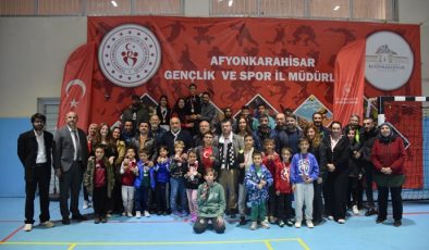 AFYON’DA HENTBOL TURNUVASI DÜZENLENDİ