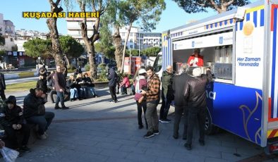 KUŞADASI BELEDİYESİ YAZIN ŞEMSİYE, KIŞIN ÇORBA VERİYOR….