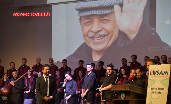 NEŞET ERTAŞ SEVGİSİ AFYON’DA SALONA SIĞMADI