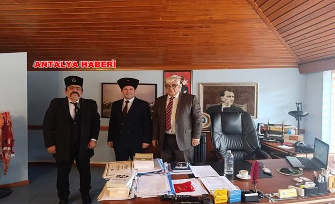KUVVACILAR RUHU DERNEĞİ KALPAK HEDİYE ETTİ