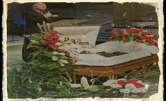 ÖLEN KİŞİ ELBİSELERİ İLE GÖMÜLÜR MÜ?
