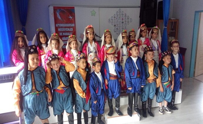 AFYON MÜZİSYENLER DERNEĞİ ÖĞRENCİLERİ ÇOSTURDU