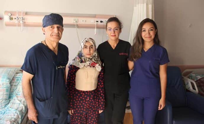 AFYON DEVLET HASTANESİNDE BİYOLOJİK KALP KAPAK AMELİYATI YAPILDI