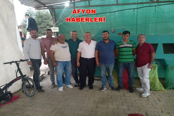 SALATALIK ÜRETİCİSİNİN YÜZÜ GÜLÜYOR.